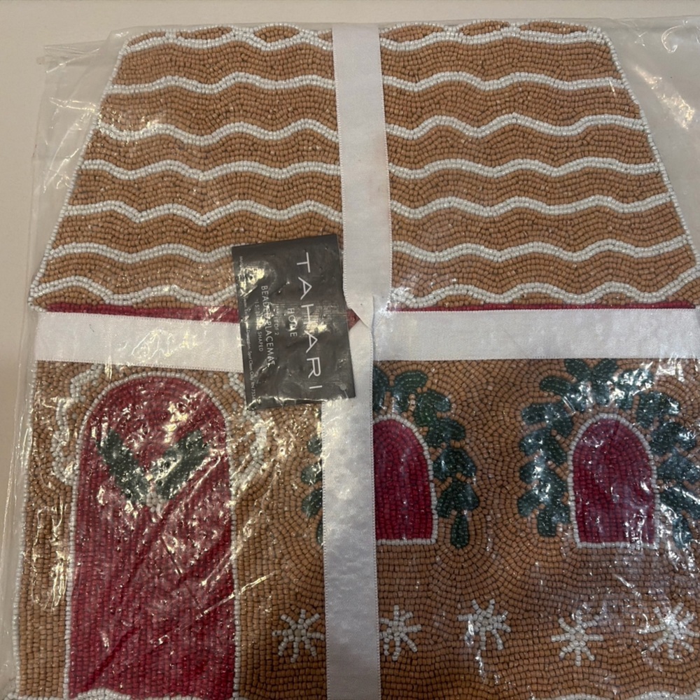 Beaded Holiday Placemats Set Of 2 new tahari Christmas gingerbread house
